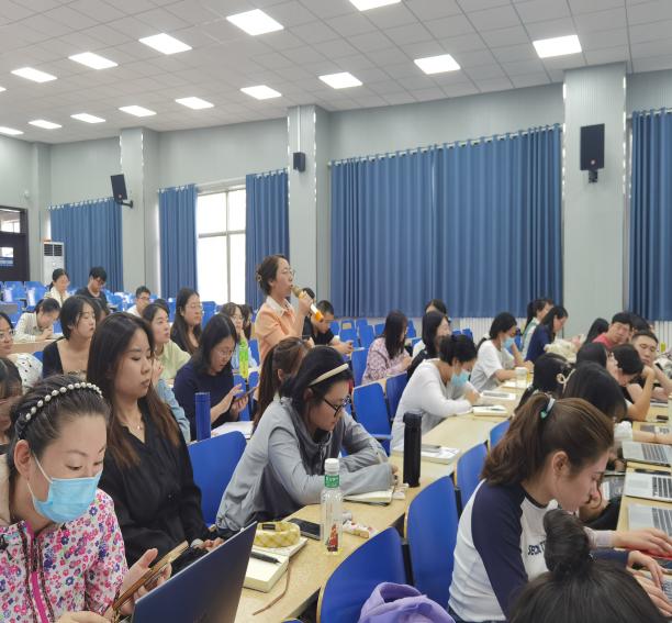 凝“新”聚力，逐夢(mèng)前行 學(xué)校舉辦2023-2024學(xué)年第一學(xué)期新教師培訓(xùn)——基于智慧樹平臺(tái)的混合式課程建設(shè)與運(yùn)行專題