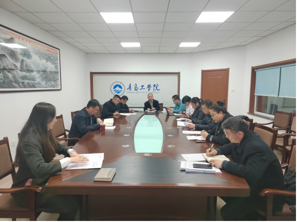 學(xué)校召開實(shí)踐（實(shí)驗(yàn)）教學(xué)中心建設(shè)規(guī)劃會(huì)議