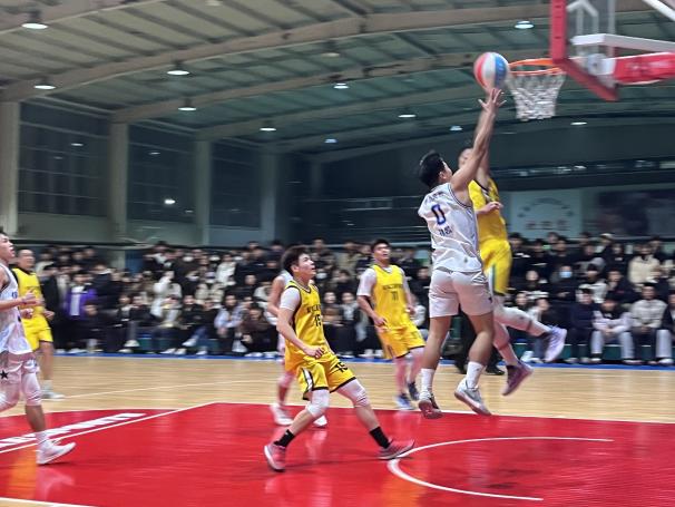 信息工程學院男子籃球隊斬獲 “青島工學院籃球嘉年華”四連冠