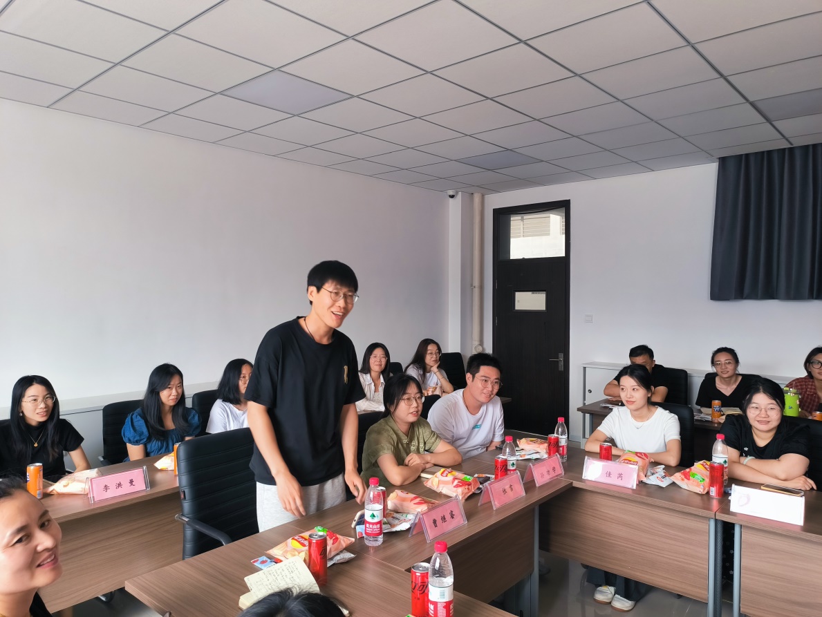 甘于奉獻(xiàn)育桃李，薪火相傳樹榜樣——信息工程學(xué)院開展第39個(gè)教師節(jié)慶祝暨表彰大會