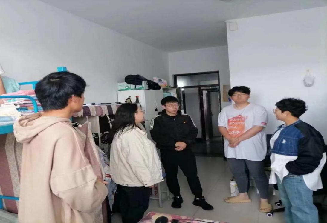 情系學(xué)子，暖心進寢——建筑工程學(xué)院院領(lǐng)導(dǎo)走訪學(xué)生宿舍