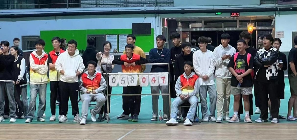 迎“籃”而上，決戰(zhàn)巔峰|信息工程學(xué)院榮獲“新生杯”籃球聯(lián)賽亞軍