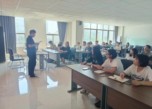 薪火相傳，一路同行——信息工程學(xué)院第一屆“學(xué)長”見面會(huì)成功召開