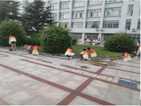 信息工程學(xué)院開(kāi)展“衛(wèi)生大清掃、黨員我先行”主題黨日活動(dòng)