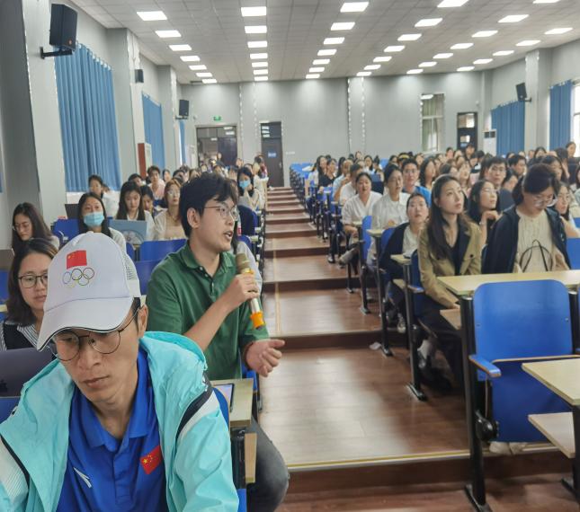 凝“新”聚力，逐夢(mèng)前行 學(xué)校舉辦2023-2024學(xué)年第一學(xué)期新教師培訓(xùn)——基于智慧樹平臺(tái)的混合式課程建設(shè)與運(yùn)行專題