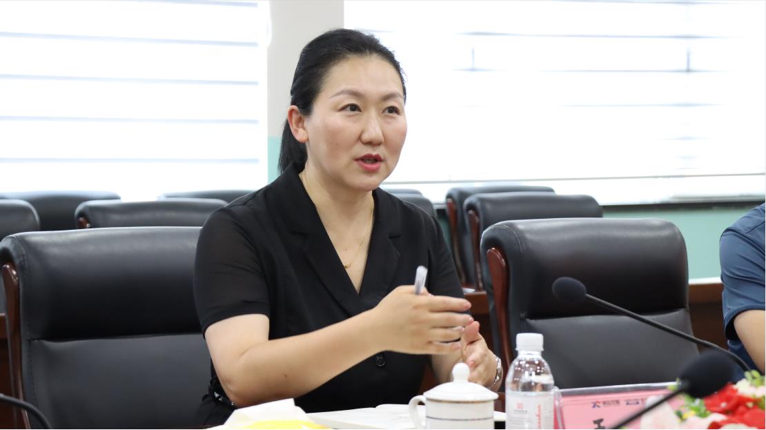 青島工學院 與青島城運控股交運集團膠州分公司 成功舉辦黨建共建簽約儀式