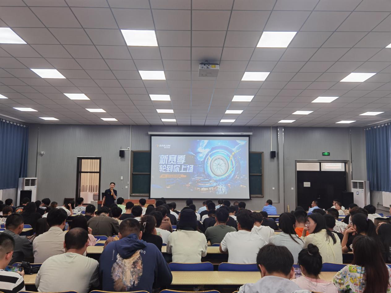 青島工學(xué)院與青島自貿(mào)片區(qū)成功舉辦企業(yè)實(shí)習(xí)就業(yè)供需對(duì)接會(huì)