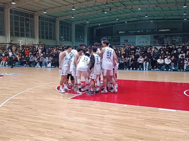 信息工程學院男子籃球隊斬獲 “青島工學院籃球嘉年華”四連冠