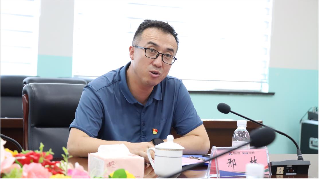 青島工學院 與青島城運控股交運集團膠州分公司 成功舉辦黨建共建簽約儀式