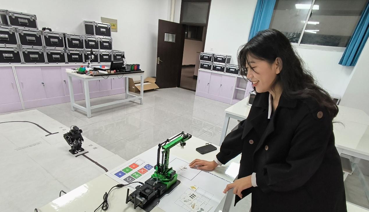 探秘科技——青島工學院人工智能實驗室開放日